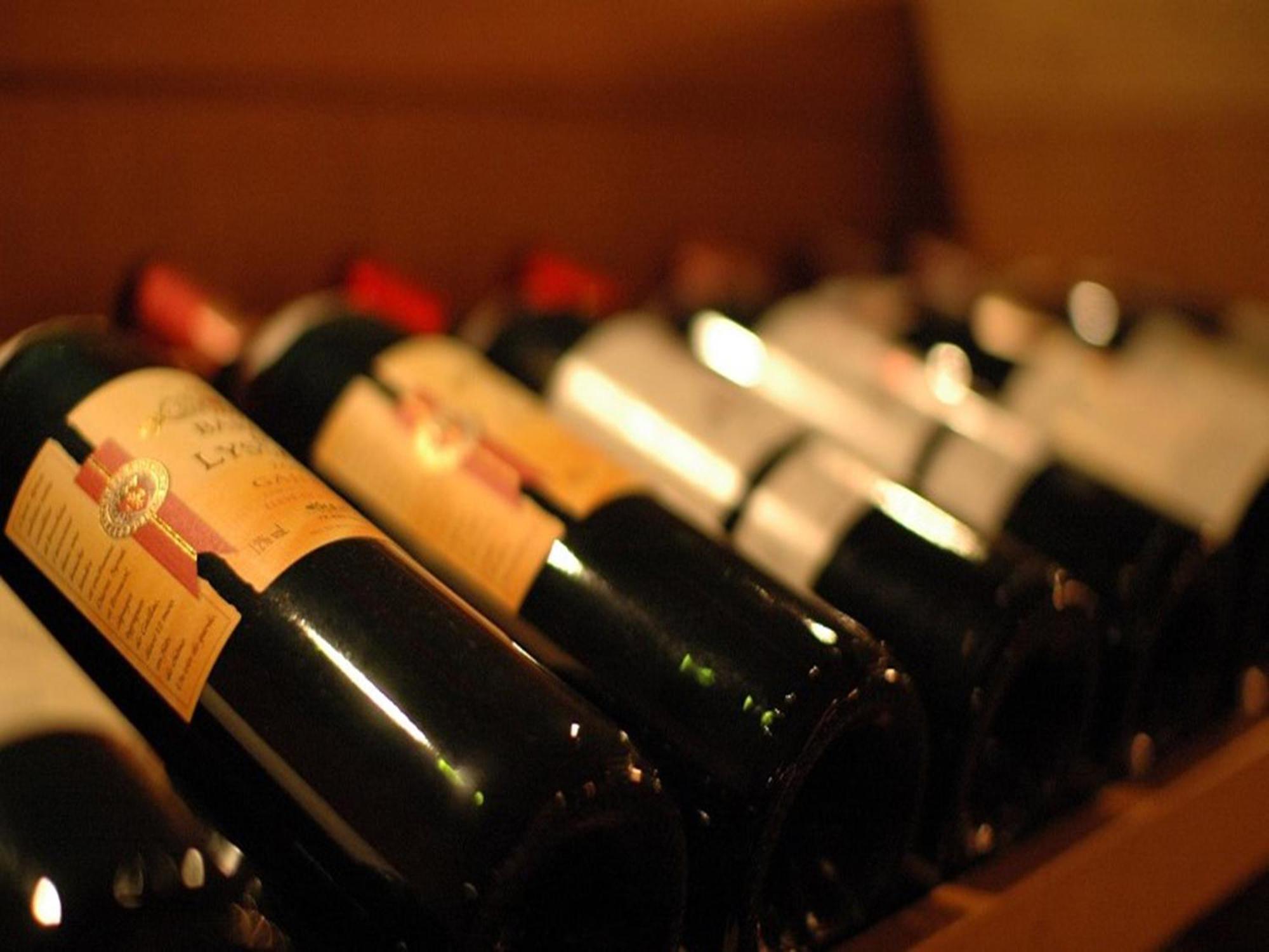 Shin Furano Prince Hotel Exterior photo Wine bottles