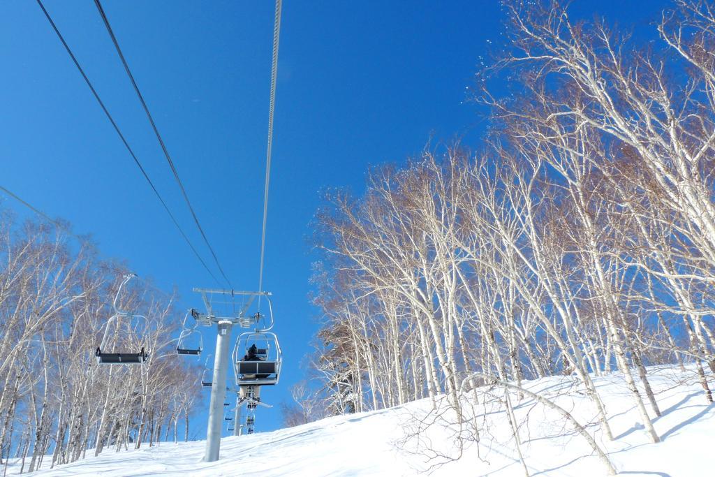 Shin Furano Prince Hotel Exterior photo The ski lift at Furano Ski Resort